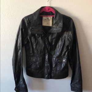 Old-school Hollister leather bomber